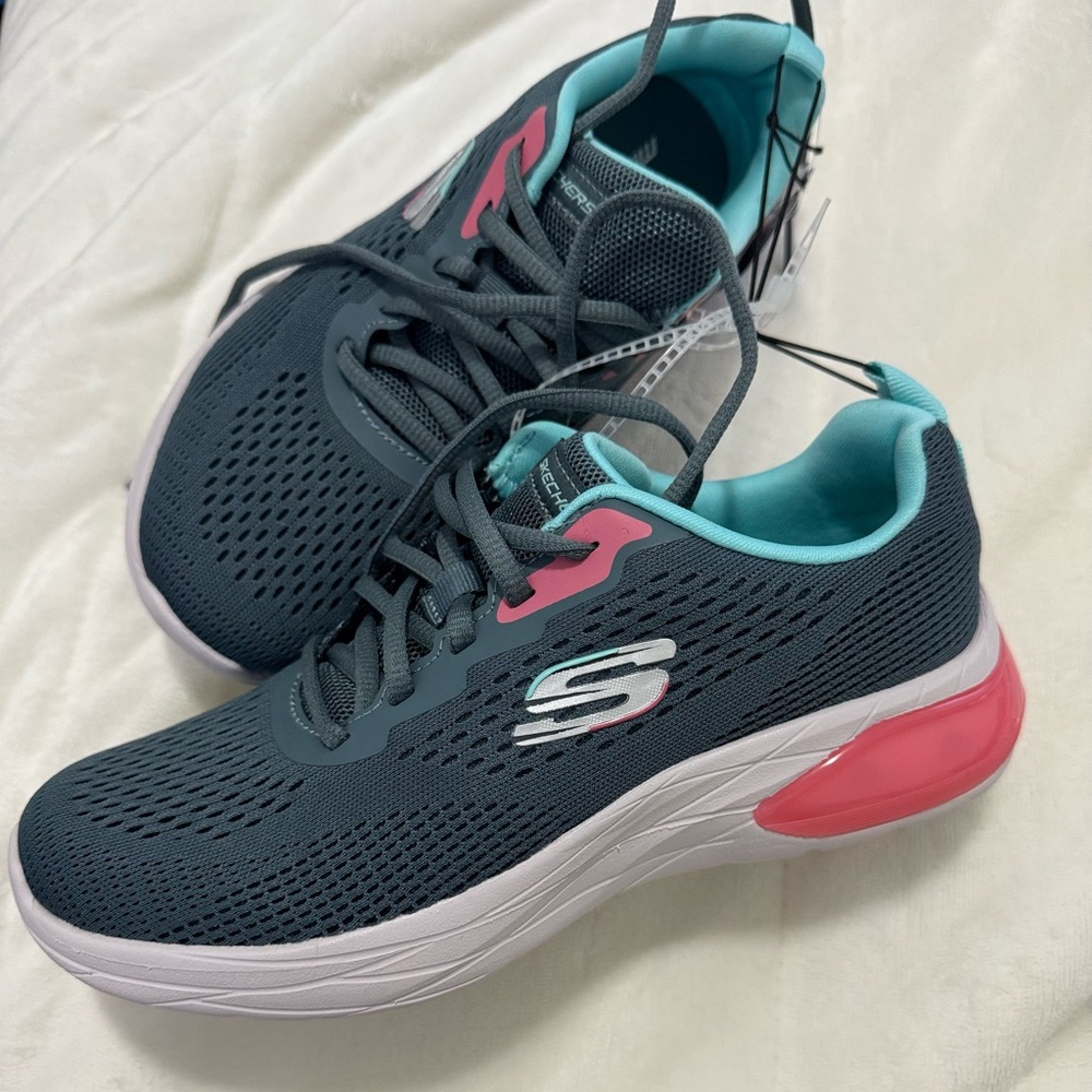 Memory foam Skechers sneakers